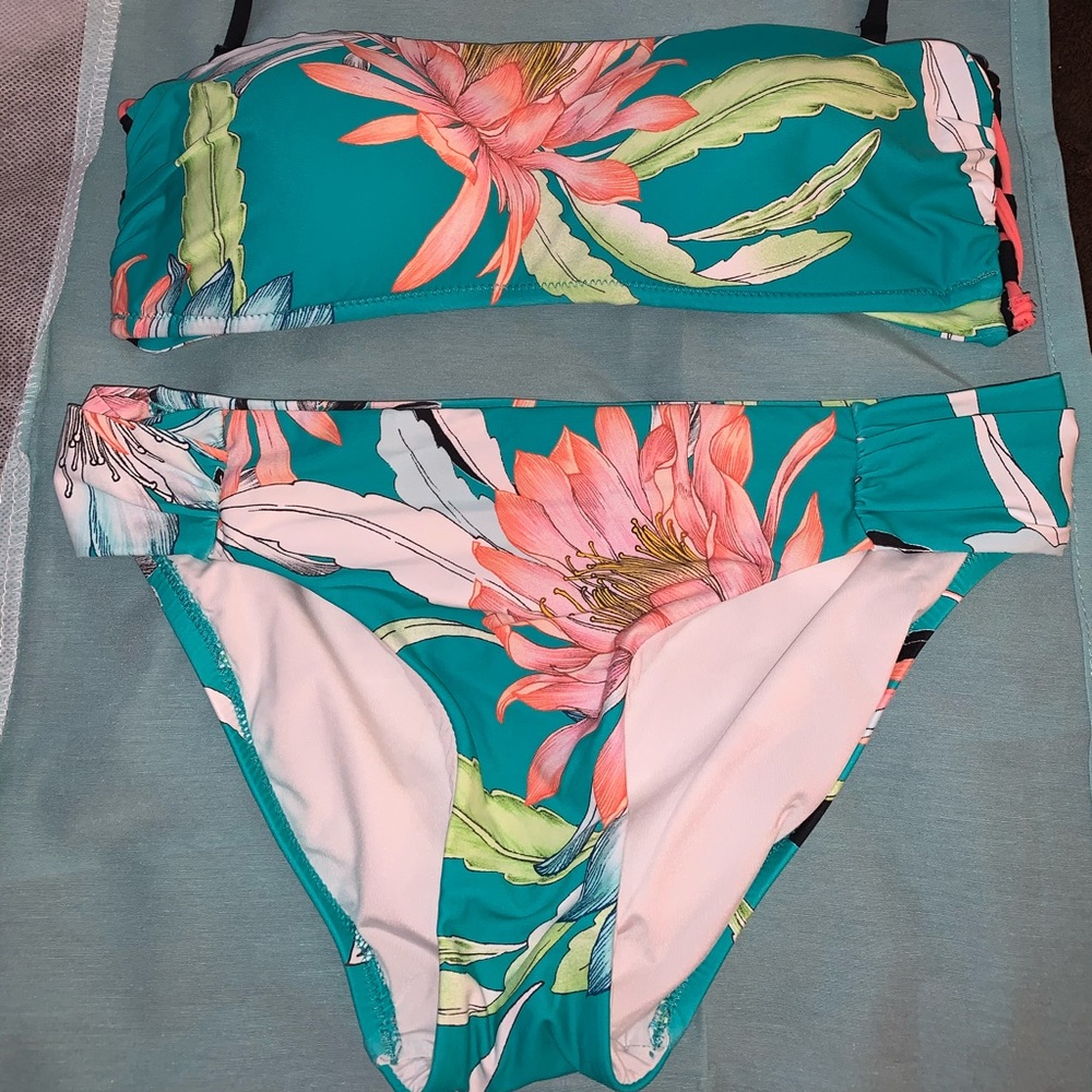 Trina Turk Bathing Suit 🔆🏝💕